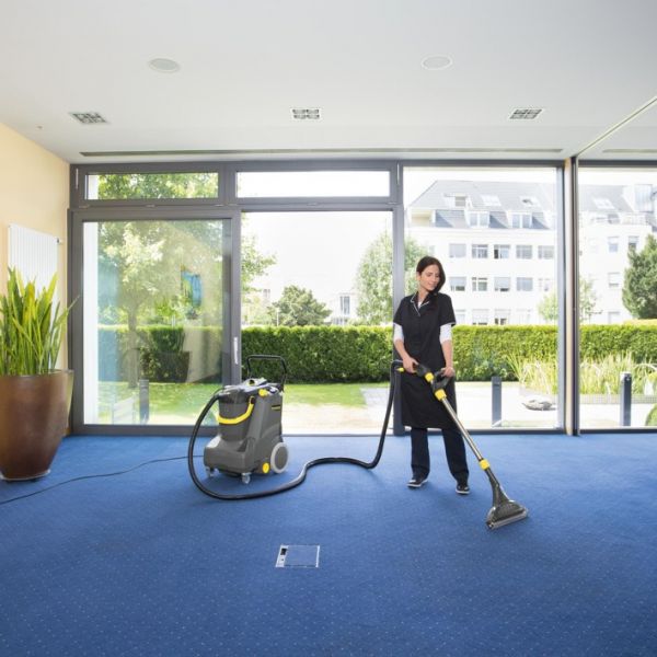 KÄRCHER Puzzi 30/4 Sprühextraktionsgerät 1.101-120.0